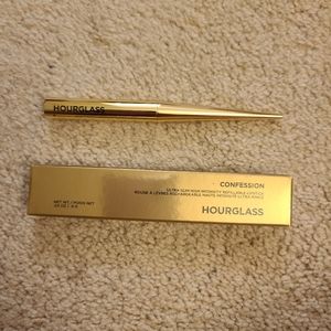 Hourglass Confession Lipstick - Secretly